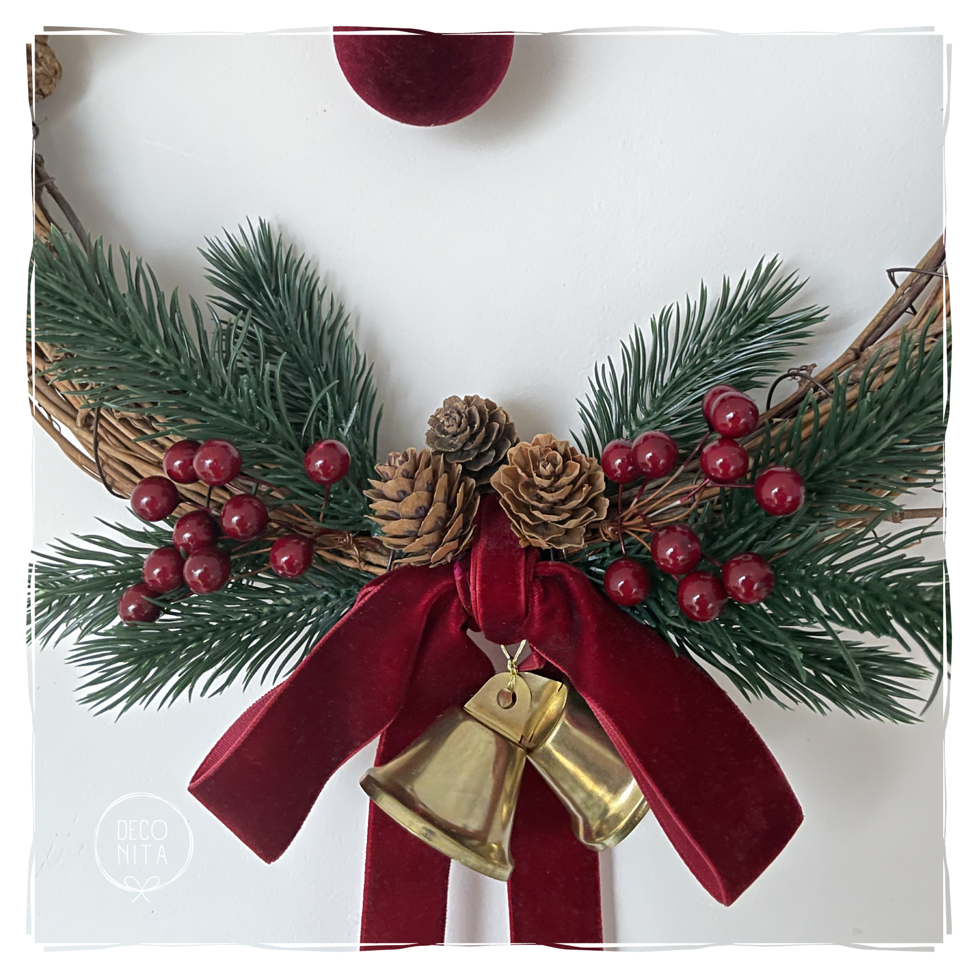 Rustic Christmas Wood Slice Wreath – Handmade Wall Ring with Red Bow and Pinecones