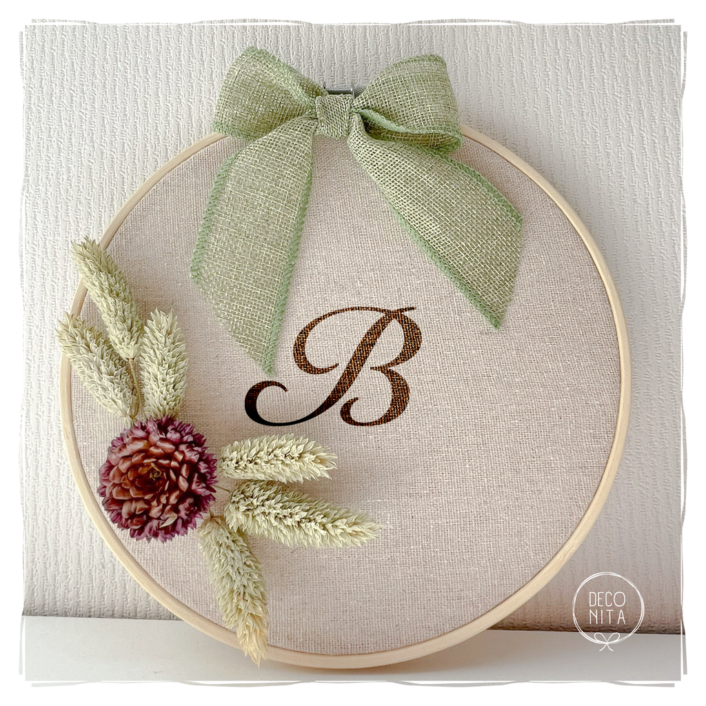 Nature Script - The center Letter can be personalized however you want!